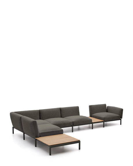 Modulares Outdoor-Ecksofa Sorells mit 5 Sitzplätzen mit grauer Polsterung und grauem Aluminium, mit Tischen aus Teakholz, 277 x 446 cm, FSC 100 %   von Kave Home – Produktbild 9