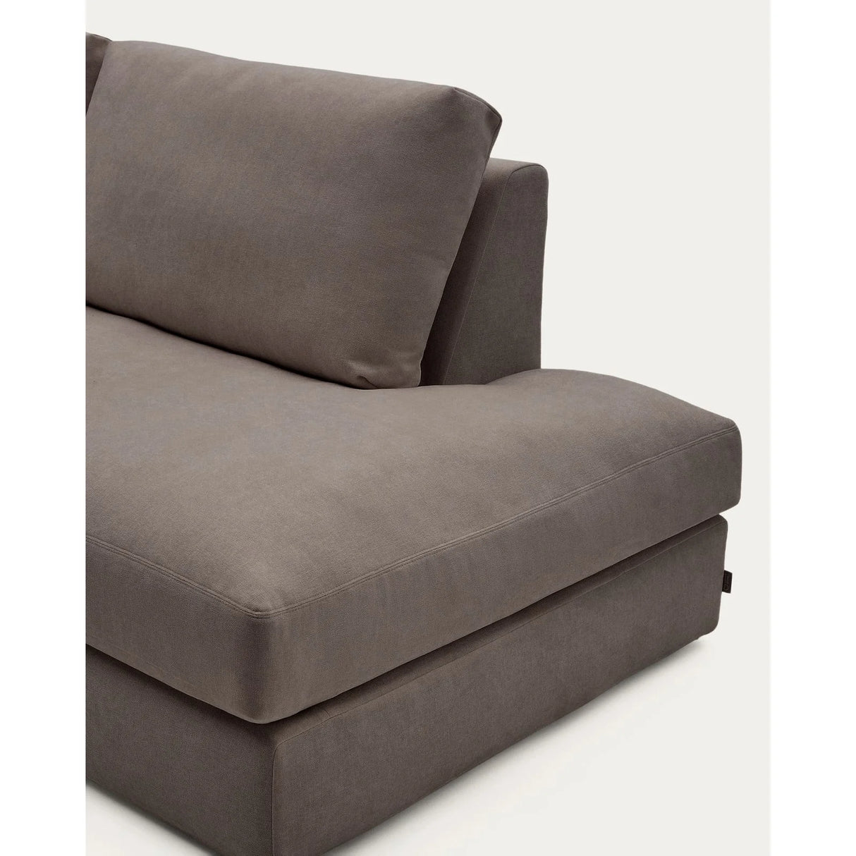 Modulares Sofa Alea für 5 Personen mit abnehmbarem Bezug aus dunkelbrauner Chenille und Chaiselongue links, 340 cm von Kave Home – Produktbild 8