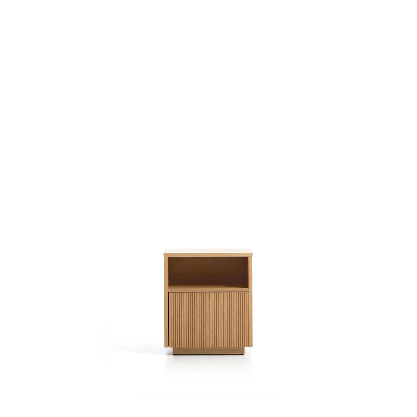 Nachttisch Helvine aus Eichenfurnier mit einer Schublade, 45 x 52 cm, FSC 100 % von Kave Home – Bild 1