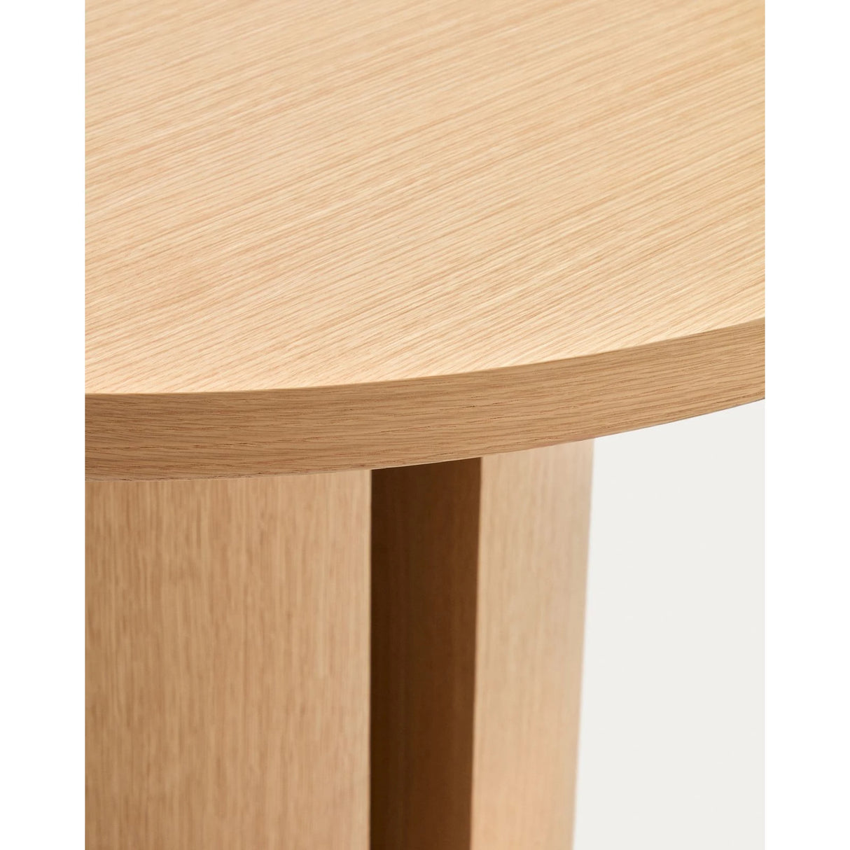 Nealy runder Tisch aus Eichenfurnier mit naturfarbenem Finish Ø 120 cm von Kave Home – Bild 6