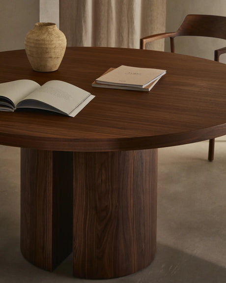 Nealy runder Tisch aus Nussbaumfurnier mit dunklem Finish Ø 150 cm von Kave Home – Produktbild 10