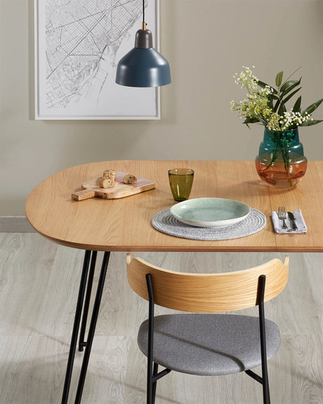 Novac ausziehbarer Tisch 140 (220) x 90 cm mit Eichenfurnier und schwarzen Stahlbeinen von Kave Home – Produktbild 5