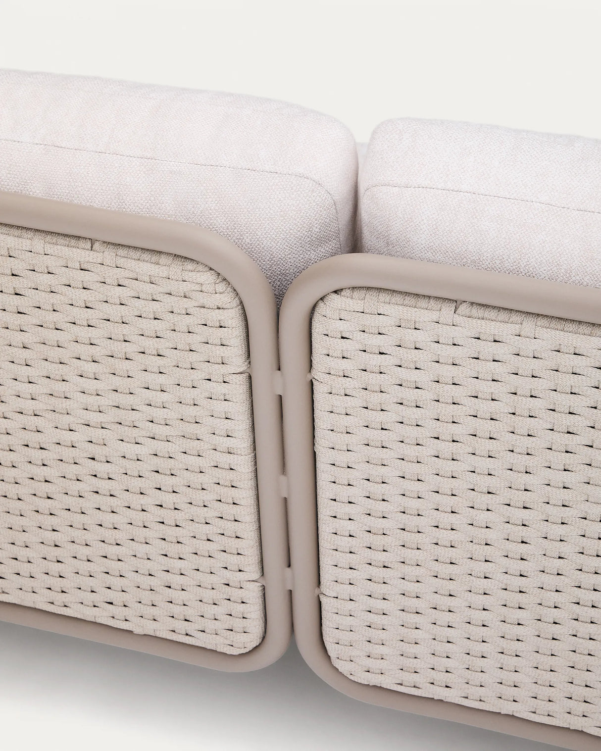 Outdoor-3-Sitzer-Sofa Sedalis aus Aluminium und taupefarbenem Seil 210 cm von Kave Home – Produktbild 5