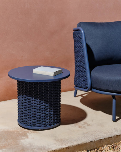 Outdoor-Beistelltisch Sedalis aus Aluminium und blauem Seil Ø50 cm von Kave Home – Produktbild 4