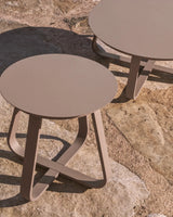 Outdoor Beistelltisch Tamaris aus Aluminium in Taupe Ø 48 cm von Kave Home – Bild 3