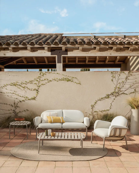 Outdoor-Couchtisch Joncols aus Aluminium mit taupefarbener Lackierung, Ø 113 x 65 cm von Kave Home – Bild 3