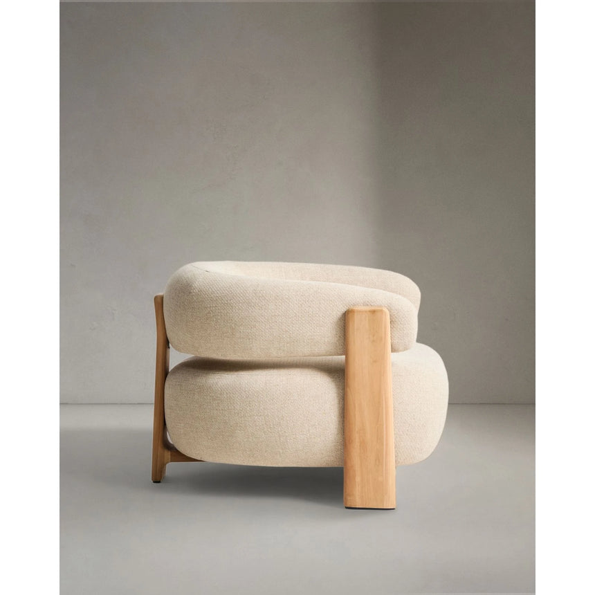 Outdoor-Sessel Granit in Beige mit Beinen aus massivem Teakholz mit naturfarbenem Finish, 100 % FSC von Kave Home – Bild 4