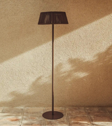 Outdoor-Solar-Stehlampe Aldet aus flachem Seil mit braunem Metallfuß, Ø 46 cm von Kave Home – Bild 2