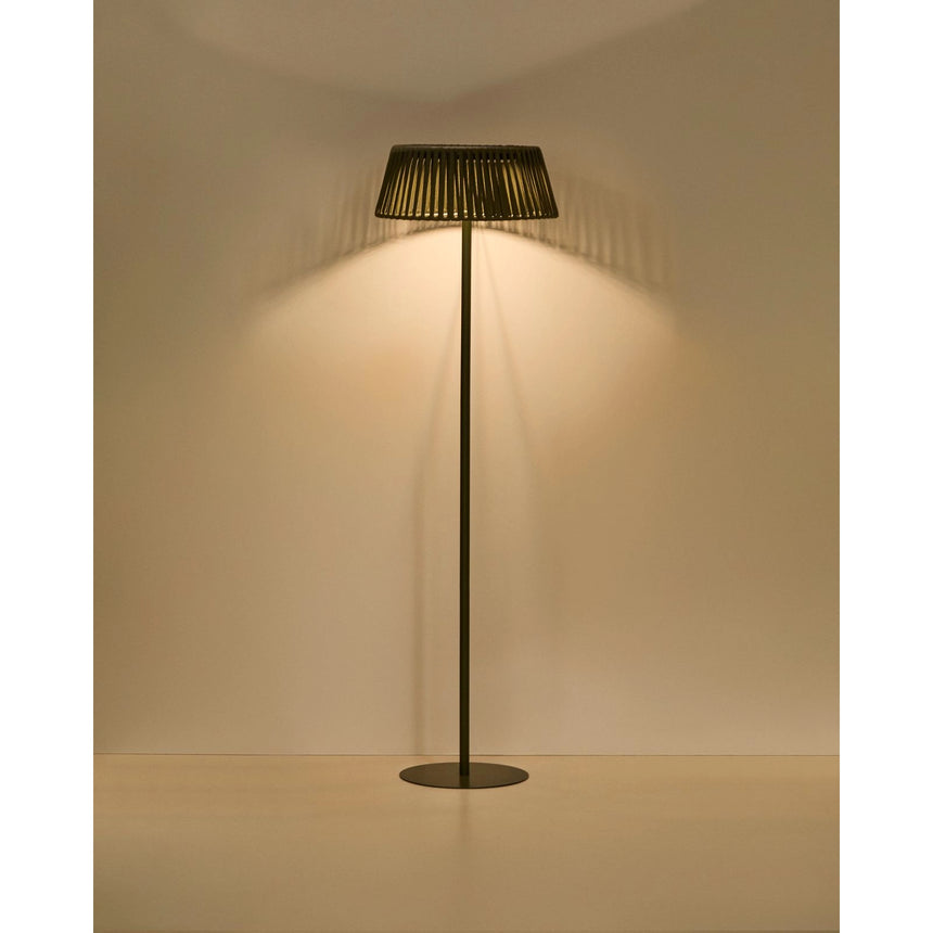Outdoor-Solar-Stehlampe Aldet aus flachem Seil mit grünem Metallfuß, Ø 46 cm von Kave Home – Bild 6