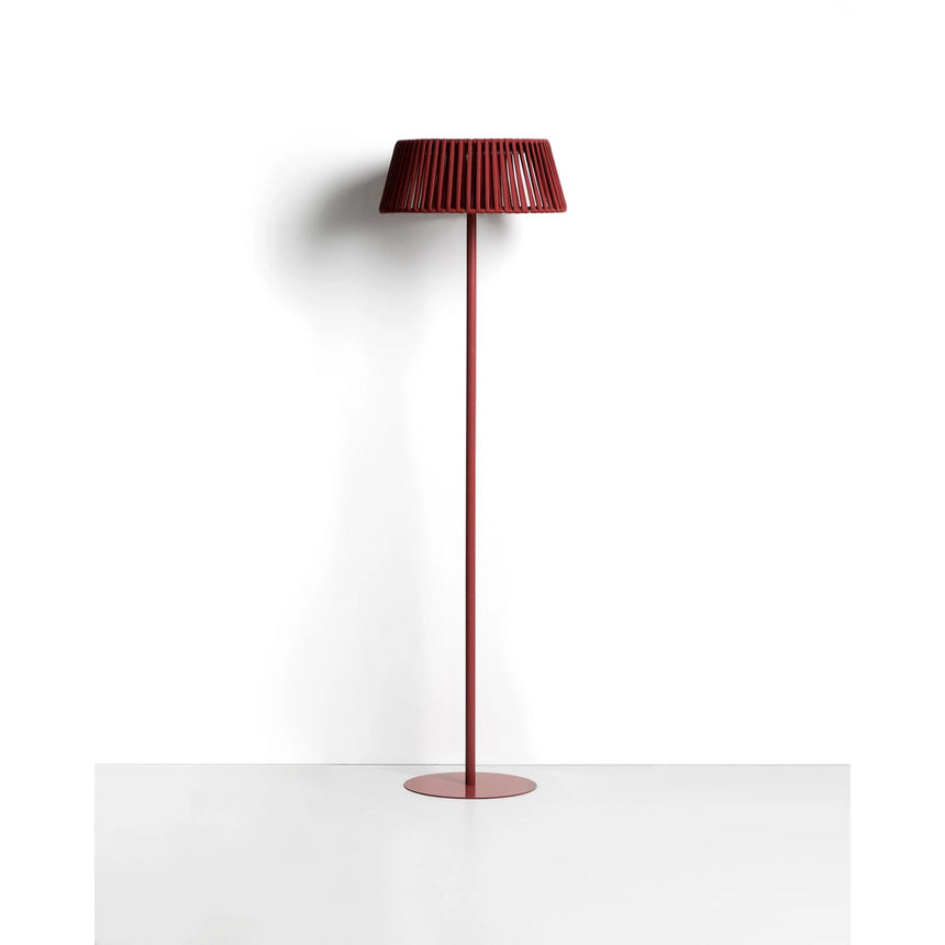 Outdoor-Solar-Stehlampe Aldet aus flachem Seil mit terrakottafarbenem Metallfuß, Ø 46 cm von Kave Home – Bild 1