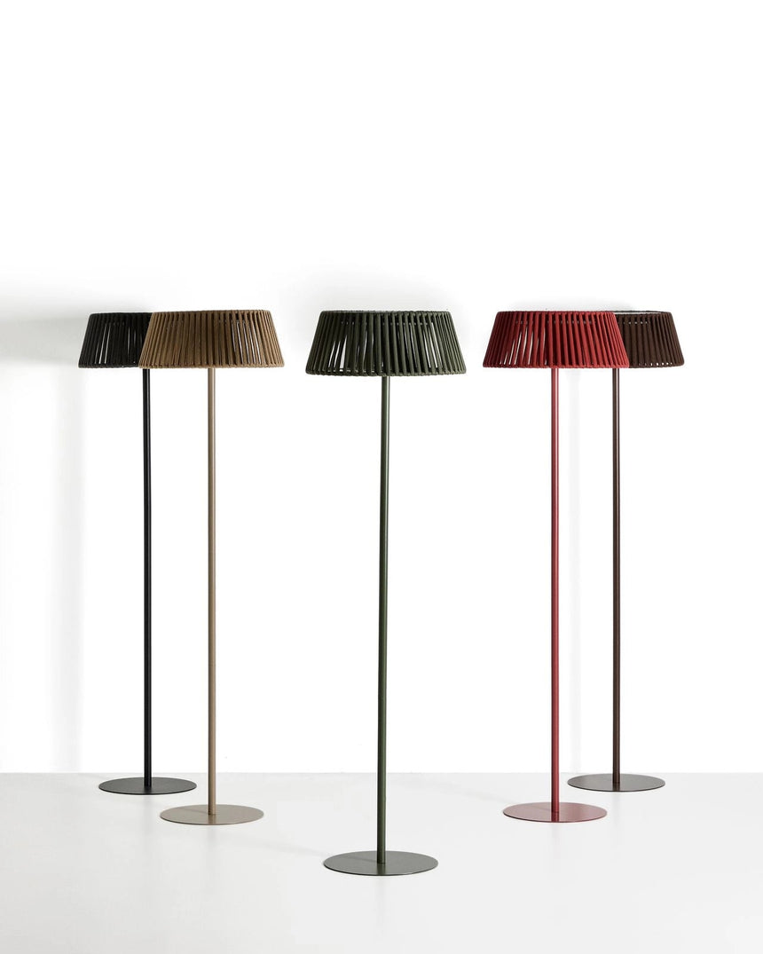 Outdoor-Solar-Stehlampe Aldet aus flachem Seil mit terrakottafarbenem Metallfuß, Ø 46 cm von Kave Home – Bild 6