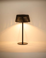 Outdoor-Solar-Tischlampe Aldet aus flachem Seil mit Metallfuß von Kave Home – Bild 5