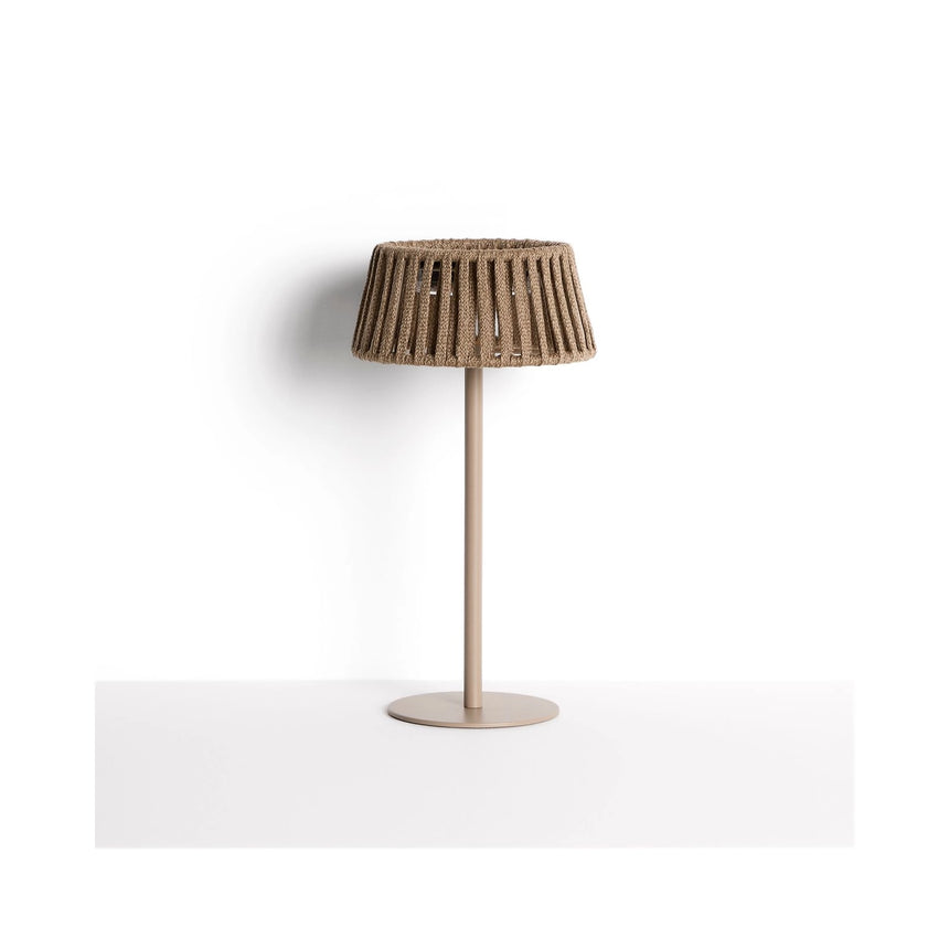 Outdoor-Solar-Tischlampe Aldet aus flachem Seil mit beigem Metallfuß von Kave Home – Bild 1