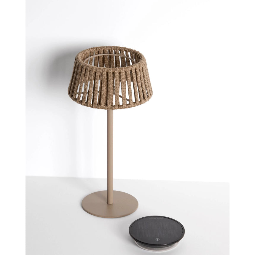 Outdoor-Solar-Tischlampe Aldet aus flachem Seil mit beigem Metallfuß von Kave Home – Bild 6