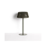 Outdoor-Solar-Tischlampe Aldet aus flachem Seil mit grünem Metallfuß von Kave Home – Bild 1