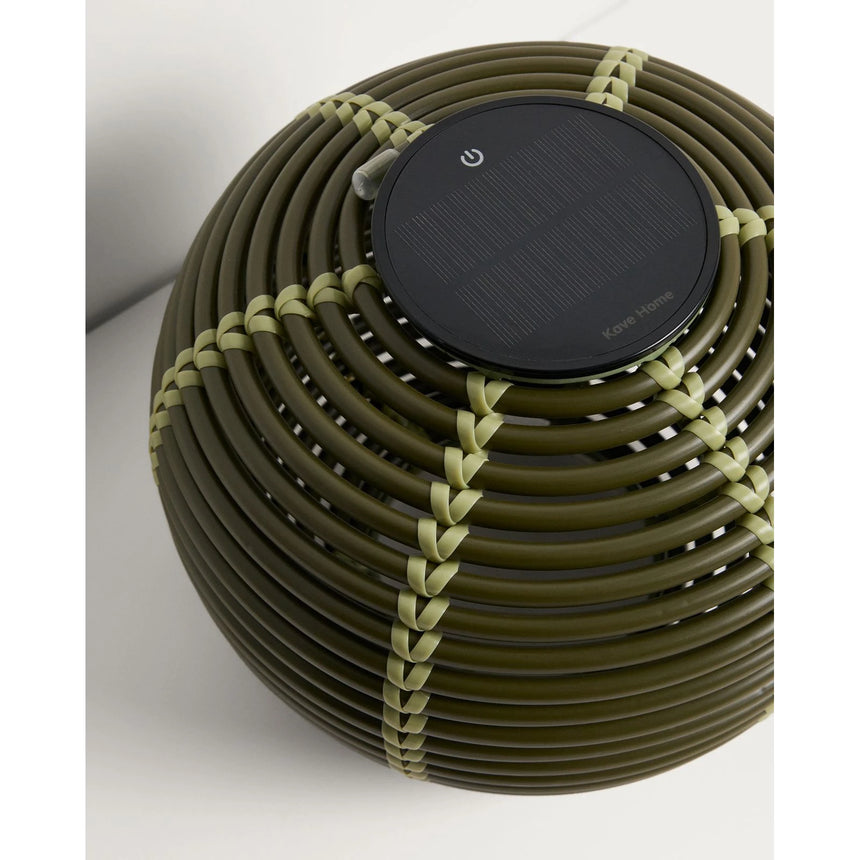 Outdoor-Solar-Tischlampe Garoina aus synthetischem Rattan mit LED-Technologie, Ø 25 cm von Kave Home – Bild 8