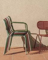 Outdoor-Stuhl Brai mit Armlehnen aus taupefarben verzinktem Stahl von Kave Home – Bild 4