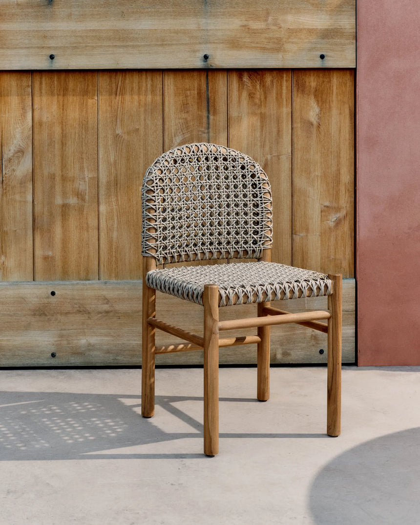 Outdoor-Stuhl Tavira aus massivem Teakholz von Kave Home – Produktbild 6