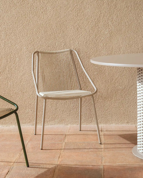 Outdoor-Stuhl Zivia aus écrufarbenem Seil und taupefarben verzinktem Stahl von Kave Home – Bild 2