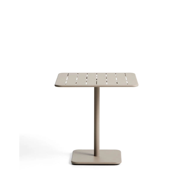 Outdoor-Tisch Brai aus taupefarben verzinktem Stahl, 70 x 70 cm von Kave Home – Bild 1