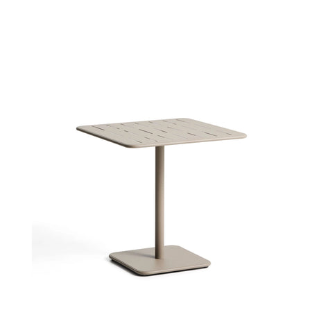 Outdoor-Tisch Brai aus taupefarben verzinktem Stahl, 70 x 70 cm von Kave Home – Bild 3