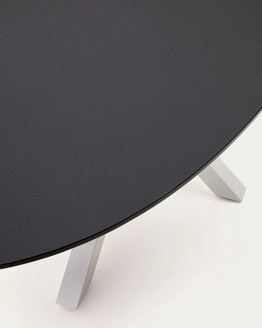 Ovaler Tisch Argo aus mattschwarzem Glas und Stahlbeinen mit weißem Finish Ø 200 x 100 cm von Kave Home – Bild 6