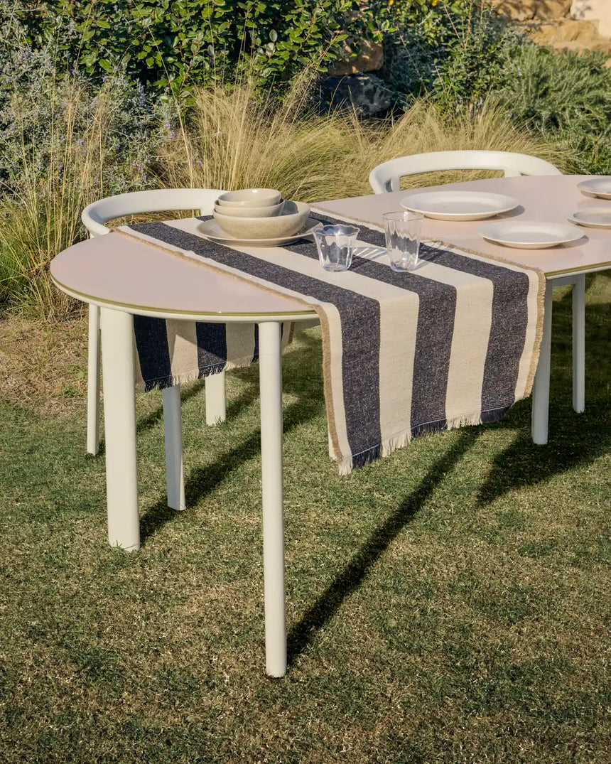 Ovaler Tisch Erice aus Aluminium und gehärtetem Glas in Ecru 230 x 100 cm von Kave Home – Bild 5