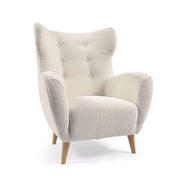 Patio Sessel mit Bouclé-Polsterung in Weiß und Beinen aus massivem Buchenholz natur FSC Mix Credit von Kave Home – Bild 1
