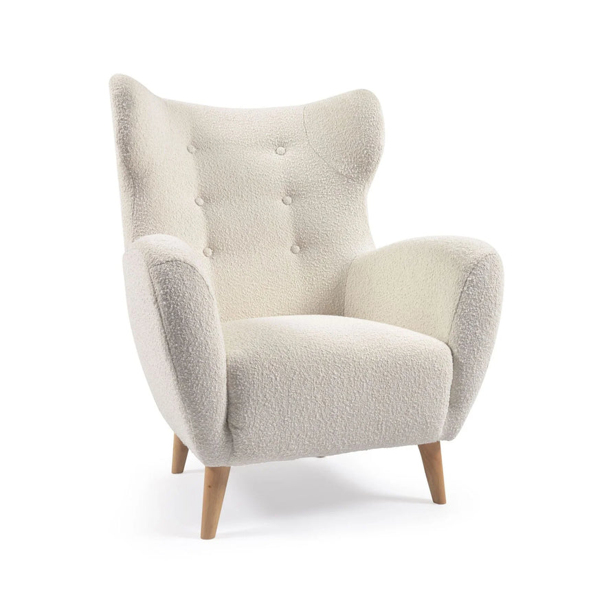 Patio Sessel mit Bouclé-Polsterung in Weiß und Beinen aus massivem Buchenholz natur FSC Mix Credit von Kave Home – Bild 1