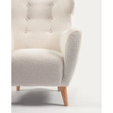 Patio Sessel mit Bouclé-Polsterung in Weiß und Beinen aus massivem Buchenholz natur FSC Mix Credit von Kave Home – Bild 9