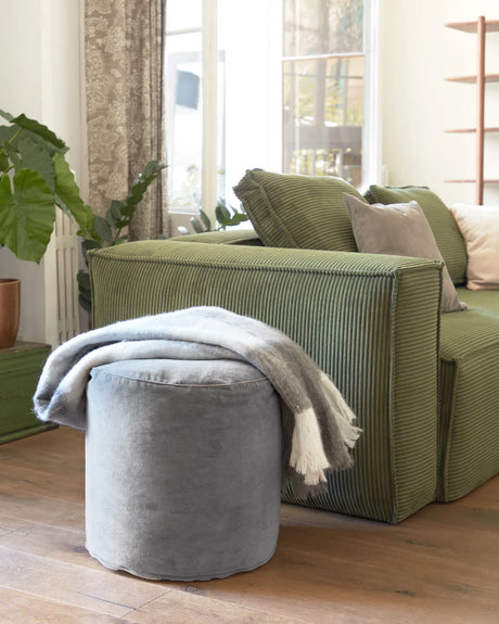 Runder Pouf Brunetta aus Samt dunkeltürkis Ø 40 cm von Kave Home – Bild 2