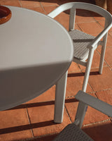 Runder Tisch Erice aus Aluminium und gehärtetem Glas in Ecru Ø120 cm von Kave Home – Bild 3