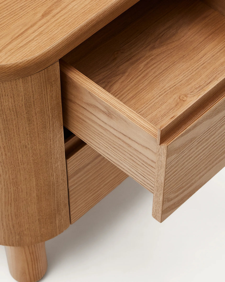 Salaya Nachttisch aus Eschenfurnier 55 x 50 cm von Kave Home – Produktbild 1