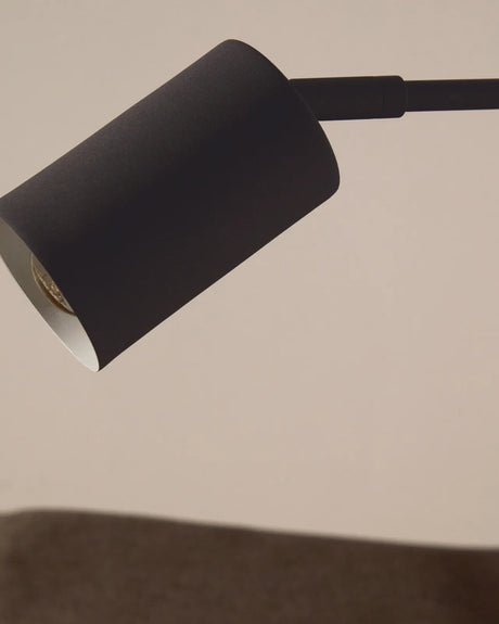 Schreibtischlampe Manie aus Metall mit Finish in schwarzer Gusseisenoptik von Kave Home – Produktbild 3