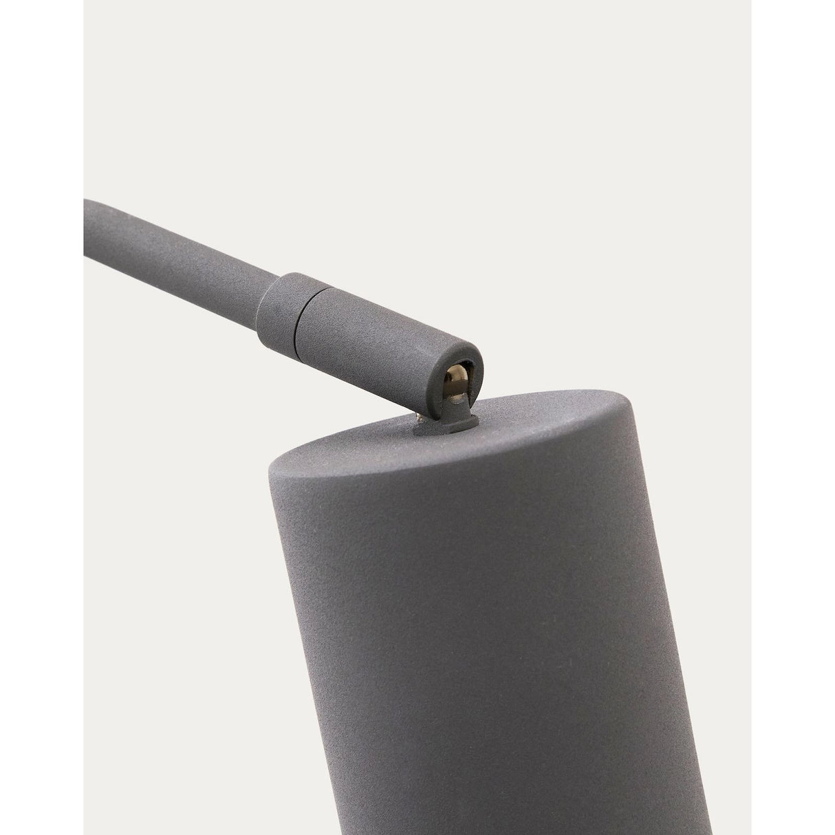 Schreibtischlampe Manie aus Metall mit Finish in schwarzer Gusseisenoptik von Kave Home – Produktbild 9