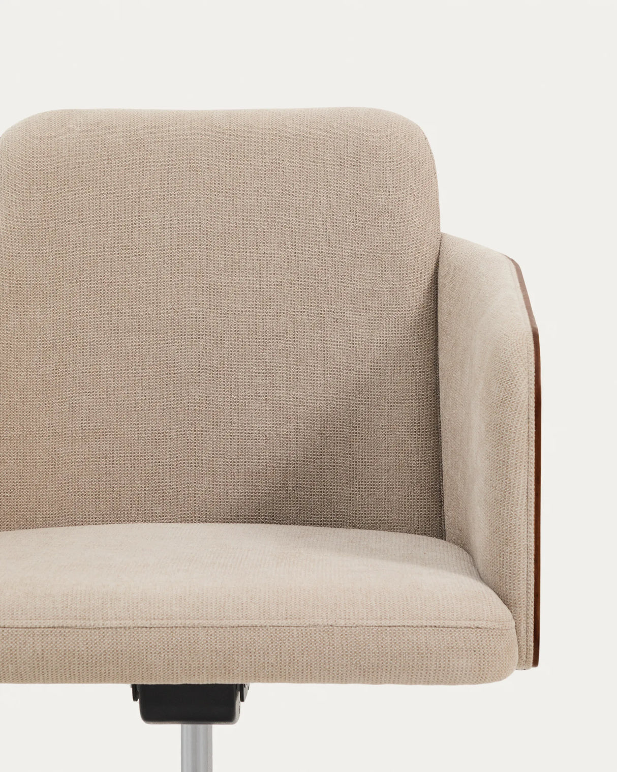 Schreibtischstuhl Madai aus brauner Chenille und Eschenfurnier in Nussbaum-Optik, FSC Mix Credit von Kave Home – Produktbild 7