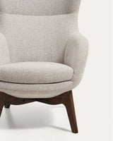 Sessel Adiran mit dicker Chenille in Beige und Beinen aus massivem Eichenholz mit Nussbaum-Finish von Kave Home – Bild 6