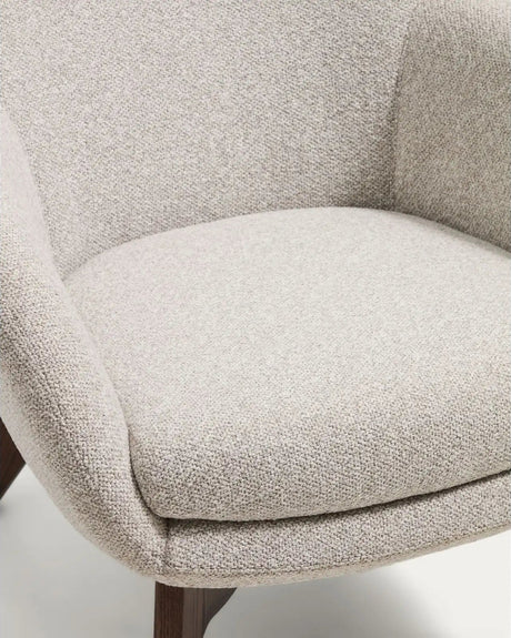 Sessel Adiran mit dicker Chenille in Beige und Beinen aus massivem Eichenholz mit Nussbaum-Finish von Kave Home – Bild 7