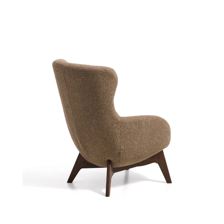 Sessel Adiran mit dicker Chenille in Hellbraun und Beinen aus massivem Eichenholz mit Nussbaum-Finish von Kave Home – Bild 4