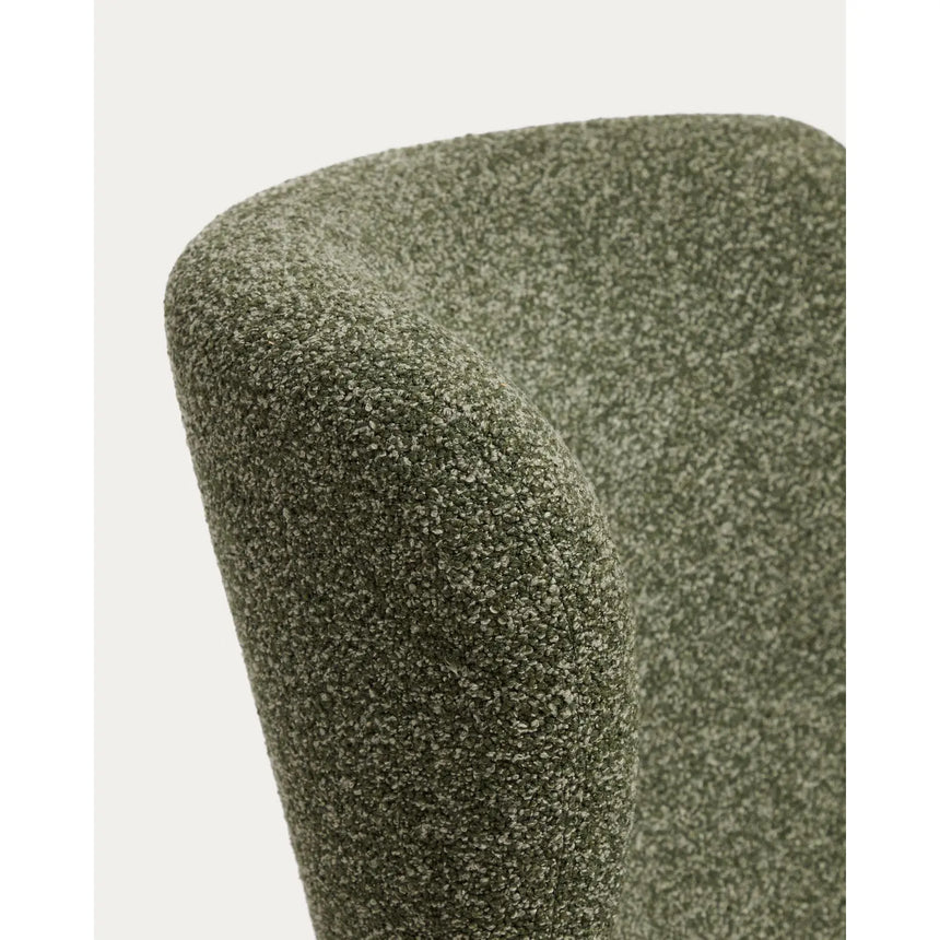 Sessel Adiran mit dicker Chenille in Moosgrün und Beinen aus massivem Eichenholz mit natürlichem Finish von Kave Home – Bild 11