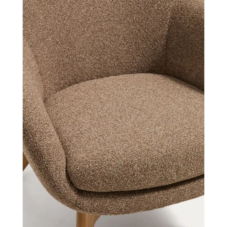 Sessel Adiran mit dicker Chenille und Beinen aus massivem Eichenholz mit natürlichem Finish von Kave Home – Bild 8