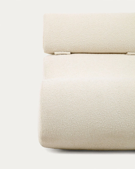 Sessel Club mit Bouclé-Stoff in Weiß von Kave Home – Produktbild 18