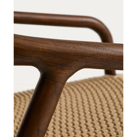 Sessel Derile aus massivem Eichenholz mit Nussbaum-Finish und beigem Papierseil 100% FSC von Kave Home – Bild 10