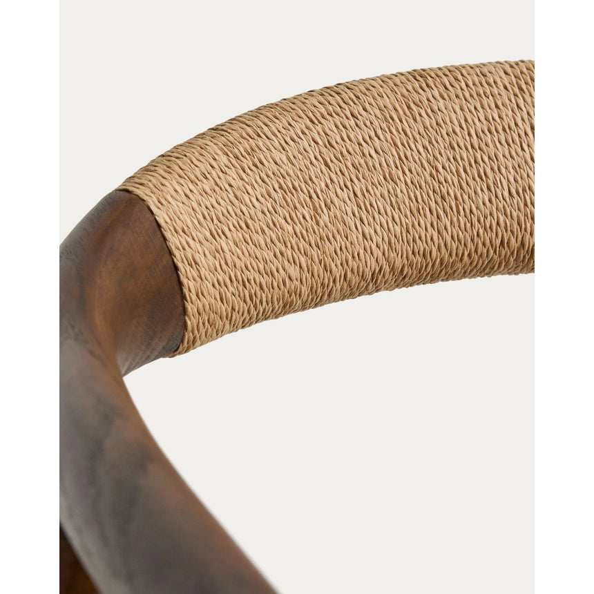 Sessel Derile aus massivem Eichenholz mit Nussbaum-Finish und beigem Papierseil 100% FSC von Kave Home – Bild 12