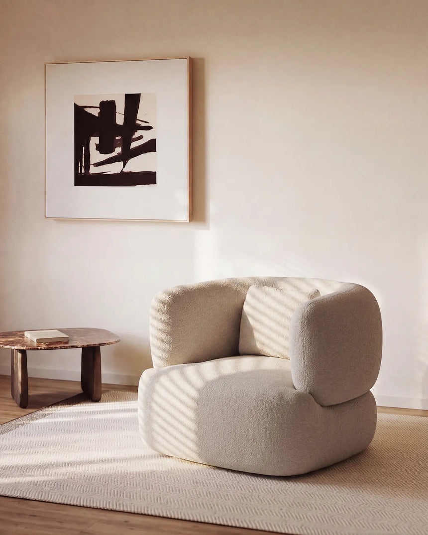 Sessel Martina mit Kissen in Chenille in Steinton FSC Mix Credit von Kave Home – Bild 2
