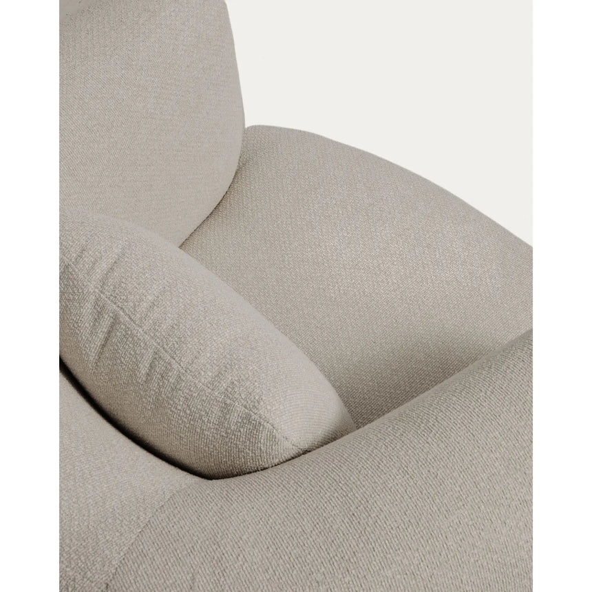 Sessel Martina mit Kissen in Chenille in Steinton FSC Mix Credit von Kave Home – Bild 9