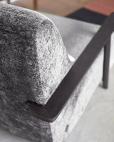 Sessel Meghan aus grauer Chenille und Holz mit Wenge-Finish von Kave Home – Bild 3