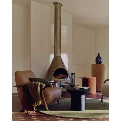 Sessel Meghan in braunem Leder mit massivem Eschenholz mit nussbaumfarbenem Finish, FSC Mix Credit von Kave Home – Produktbild 4