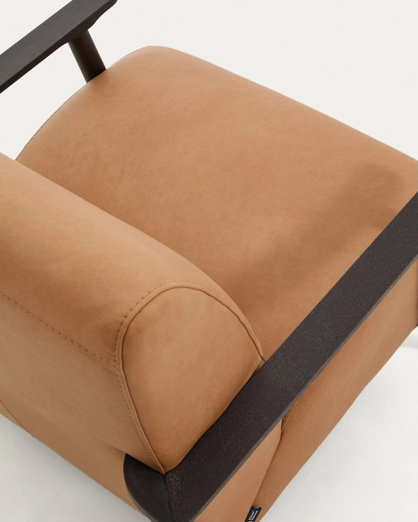 Sessel Meghan in braunem Leder mit massivem Eschenholz mit wengefarbenem Finish, FSC Mix Credit von Kave Home – Produktbild 9