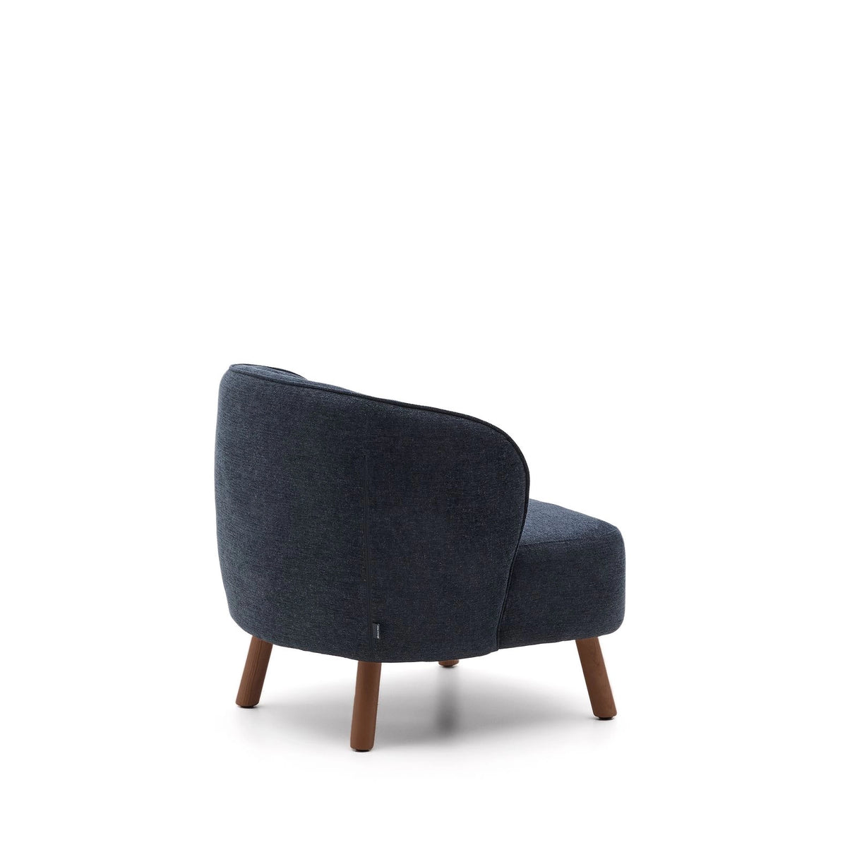 Sessel Ulit aus blaugrauer Chenille mit Beinen aus massivem Eschenholz mit Nussbaum-Finish von Kave Home – Bild 4